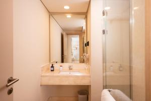 Afbeelding uit fotogalerij van Gleaming 1 BR Apt Mangroovy w Pool & Beach Access in Hurghada