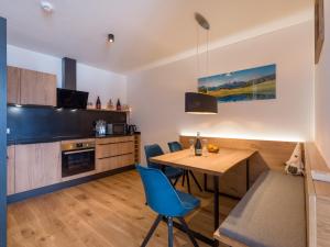 Kuchnia lub aneks kuchenny w obiekcie FamilienWohnung Wildspitze