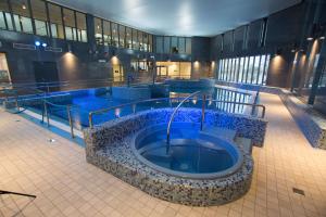 Swimming pool sa o malapit sa Hotel Kajanus