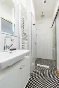 Koupelna v ubytování Victoria Hotel
