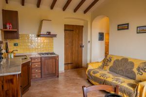 A kitchen or kitchenette at Agriturismo Mercurio