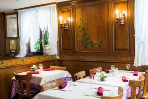 Restaurace v ubytování Logis Hotel Restaurant A L'Etoile