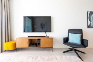 A television and/or entertainment centre at Luxury High End - Santa Barbara Heights CLC - For Work, Play & Family