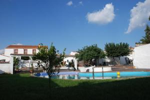 Piscina en o cerca de Casa Rural El Aguila