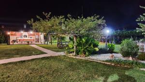 Vonkajšia záhrada v ubytovaní Hotel Cachada