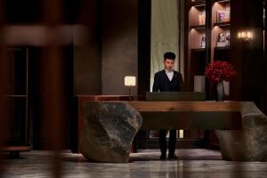 Personal de Mumian Beijing Daxing International Airport, part of Hyatt