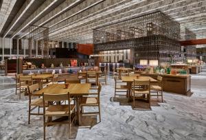 Un restaurante o sitio para comer en Mumian Beijing Daxing International Airport, part of Hyatt