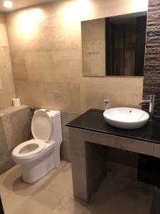 Koupelna v ubytování Surf Bali Villa