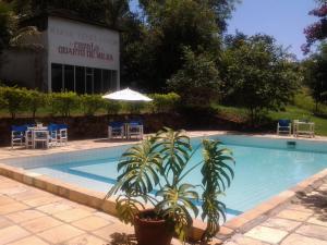 Bazén v ubytování Hotel Fazenda Terra Ramos nebo v jeho okolí