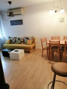 A seating area at Apartment Lili