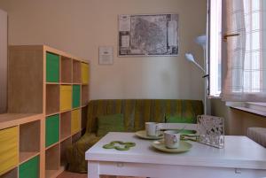 Příslušenství pro přípravu čaje a kávy v ubytování UR-NEST Corte Galluzzi