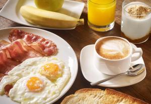 Options de petit-déjeuner proposées aux clients de l'établissement Hotel Bide Bide Tolosa