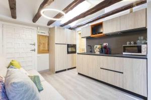 Zdjęcie z galerii obiektu Apartamento lujo fuencarral chueca w Madrycie