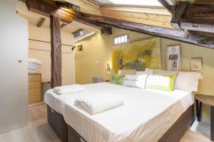Zdjęcie z galerii obiektu Apartamento lujo fuencarral chueca w Madrycie