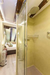 Zdjęcie z galerii obiektu Apartamento lujo fuencarral chueca w Madrycie
