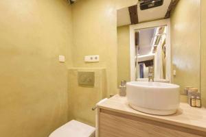 Zdjęcie z galerii obiektu Apartamento lujo fuencarral chueca w Madrycie
