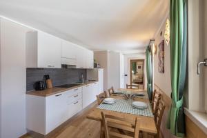 A kitchen or kitchenette at Ice Chalet 3 Elements