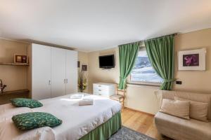A bed or beds in a room at Ice Chalet 3 Elements