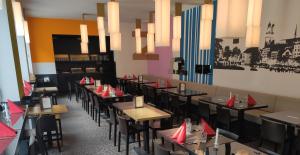 祖利法斯班德酒店餐厅或其他用餐的地方