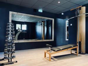 Fitness centrum a/nebo fitness zařízení v ubytování Hôtel 16 | 150 Montagne & Spa Nuxe