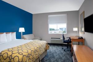 Llit o llits en una habitació de Baymont by Wyndham Miami Doral