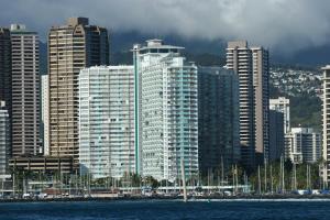Nespecifikovaný výhled na destinaci Honolulu nebo výhled na město při pohledu z rezortu