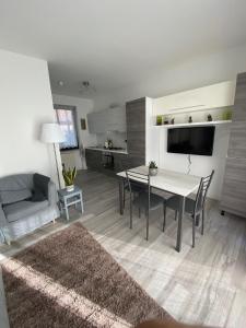 Kuchyň nebo kuchyňský kout v ubytování Residenza I Laghi