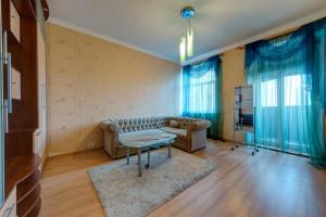 Posedenie v ubytovaní Apartments with three rooms on Shevchenko blvd