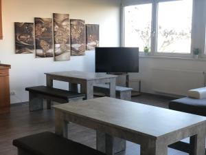 TV a/nebo společenská místnost v ubytování Pension Gästehaus Kautz