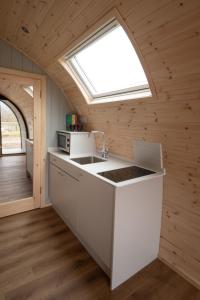 A kitchen or kitchenette at Callander Hostel 