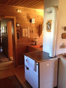 Kuchnia lub aneks kuchenny w obiekcie Ferienhaus Zirmheim