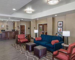 The lobby or reception area at Comfort Inn Midland South I-20