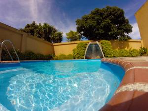 Bassein majutusasutuses Hotel Guadalupe või selle lähedal