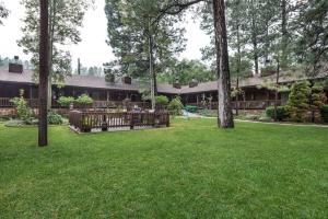 Gallery image of Shadow Mountain Lodge and Cabins in Ruidoso