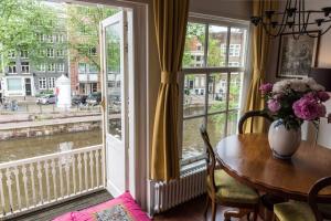 アムステルダムにあるPrinsen Apartmentのギャラリーの写真
