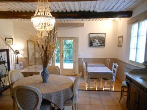 Gallery image of Les Passiflores in Roussillon