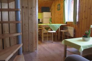 Kuchyň nebo kuchyňský kout v ubytování Apartments Skiareál U Vodárny Bedřichov