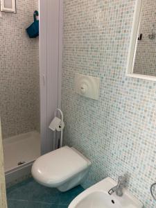 Koupelna v ubytování Nenetta Rooms & Suites Monopoli