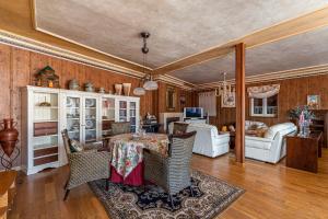 TV/trung tâm giải trí tại Waou Deluxe Cottage Titulcia