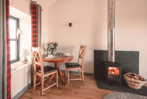 Gallery image of Monkstadt No 5 - MacQueen Cottage in Portree