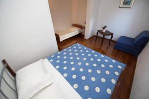 Posteľ alebo postele v izbe v ubytovaní Apartment in Duce with sea view, terrace, air conditioning, Wi-Fi (132-10)