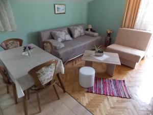 Posedenie v ubytovaní Studio apartment in Vir (4776-3)
