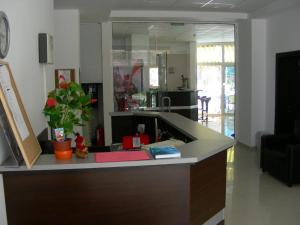TV a/nebo společenská místnost v ubytování Deva Hotel - All Inclusive