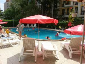 Bazén v ubytování Deva Hotel - All Inclusive nebo v jeho okolí