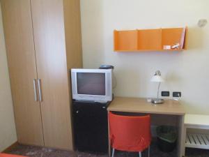 TV a/nebo společenská místnost v ubytování Affittacamere ACCASA