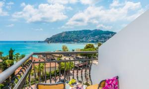 un balcón con vista al mar en BOULEVARD OTEL, en Alanya