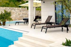Kolam renang di atau dekat dengan Luxury Villa Anna with private pool & Jet pool near Dubrovnik