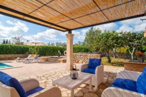 Bazén v ubytovaní Traditional house Casa Binitaref with pool in Sineu alebo v jeho blízkosti