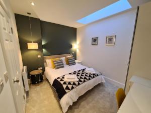 The Taylor Suite - Stunning 2-ensuite beds, Cathedral view roof garden