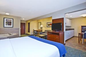 Imagen de la galería de Holiday Inn Express Hotel & Suites Wabash, an IHG Hotel, en Wabash
